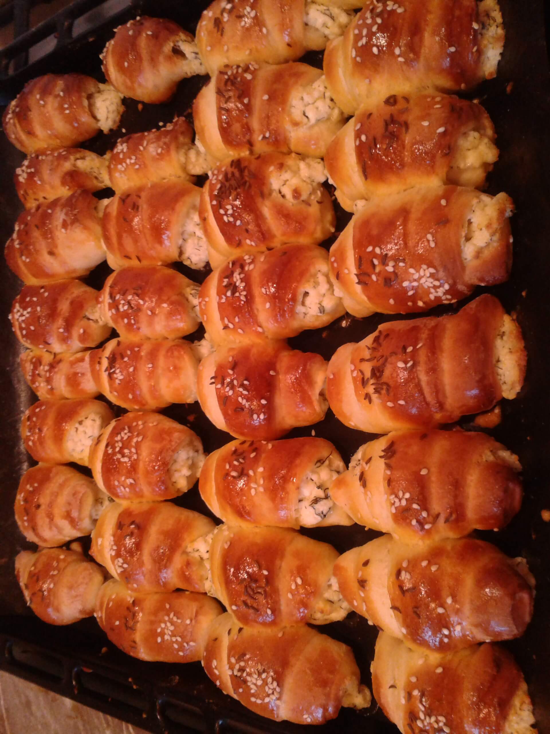 Kapros túrókrémes croissant elkészítésének 3. lépése