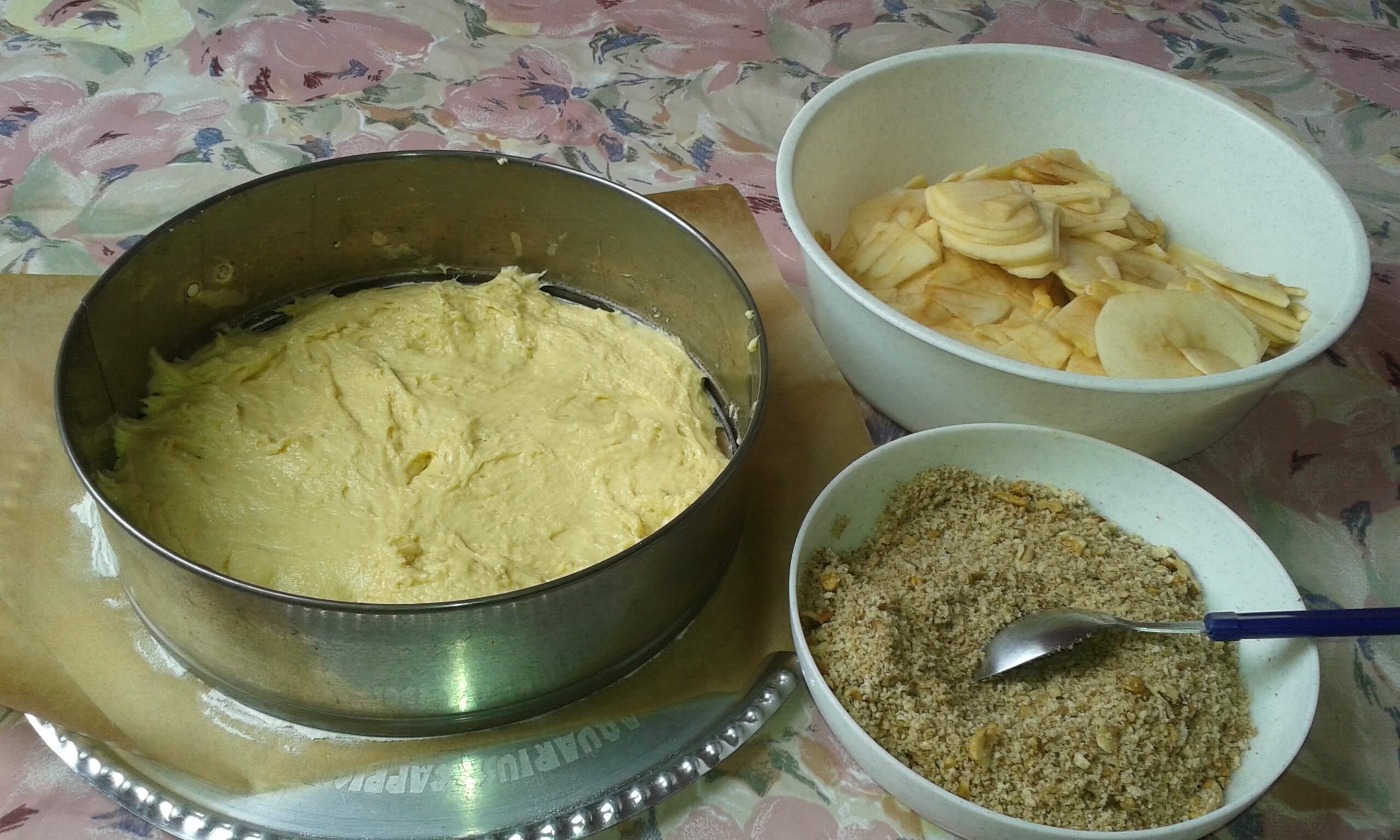 Almás-diós lepénytorta elkészítésének 3. lépése