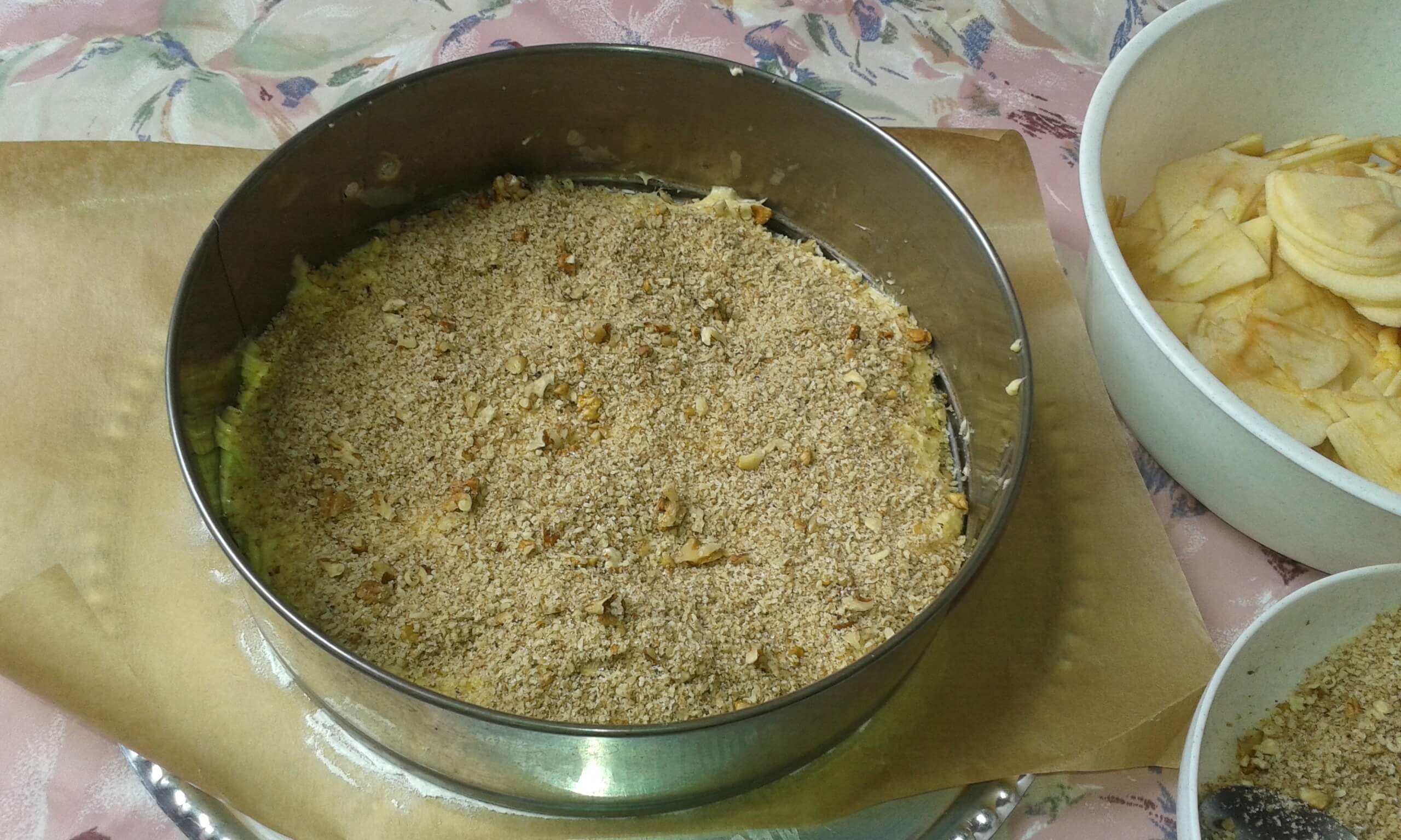 Almás-diós lepénytorta elkészítésének 4. lépése