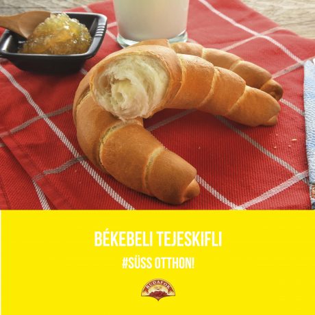 Békebeli tejes kifli