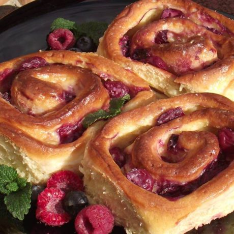 Mascarponés – meggyes tekercs