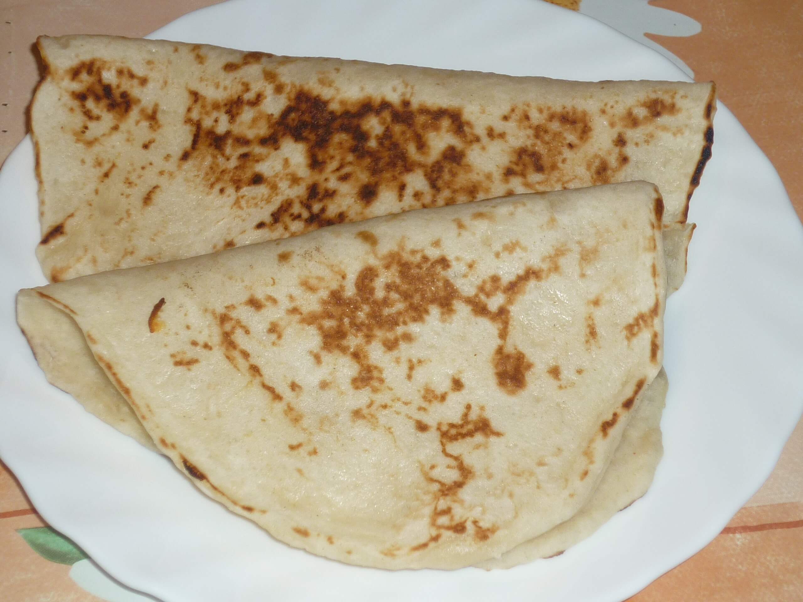Élesztős tortilla elkészítésének 1. lépése