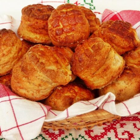 Réteges töpörtyűs pogácsa