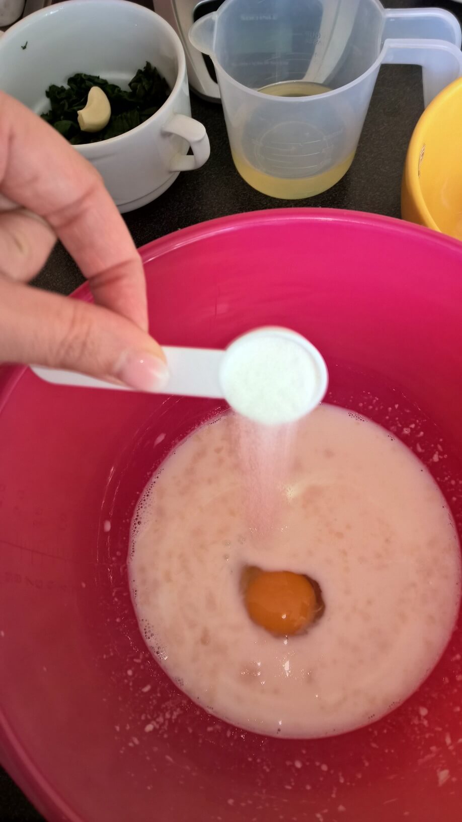 Spenótos mozzarellás csiga elkészítésének 5. lépése