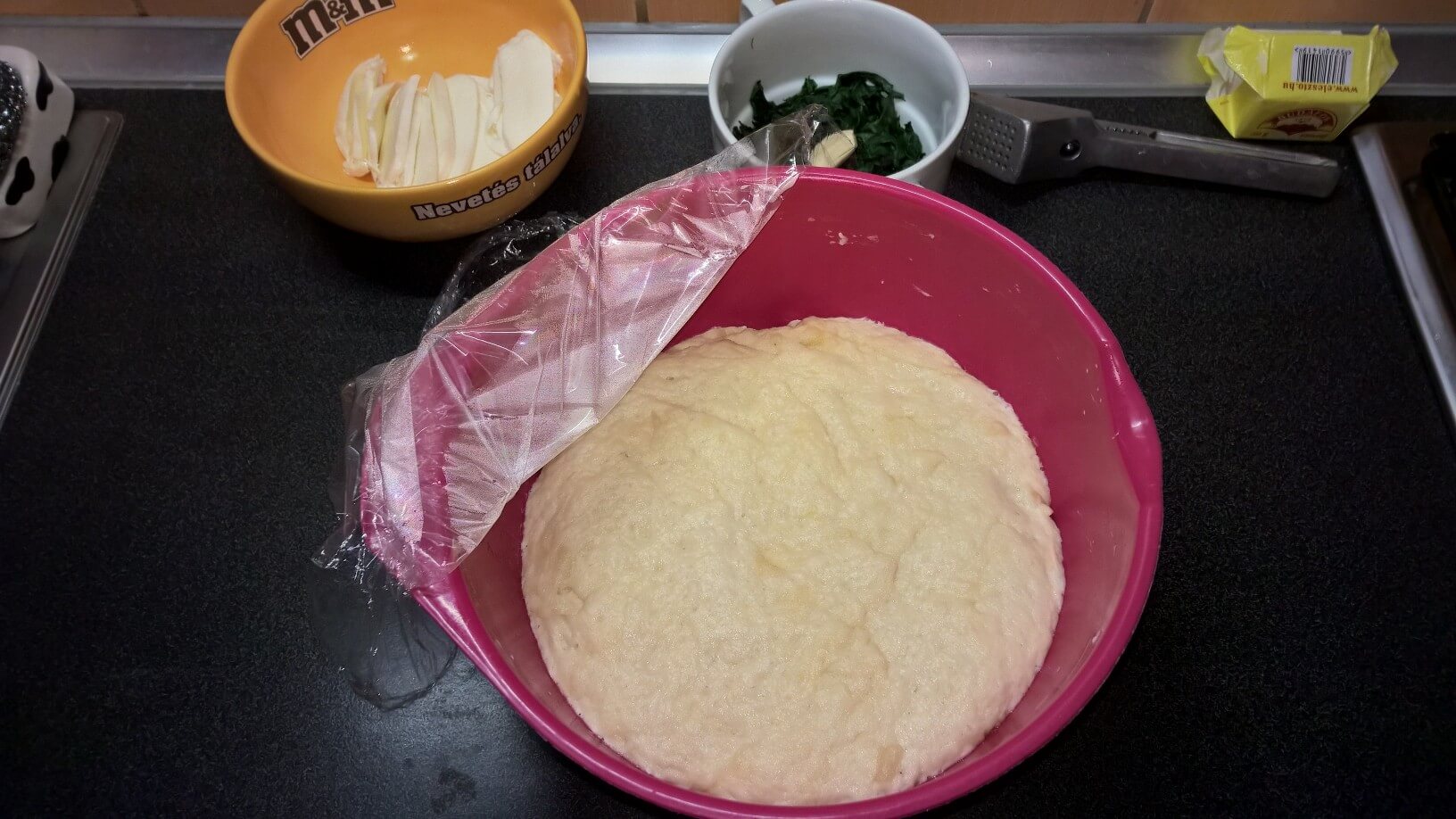 Spenótos mozzarellás csiga elkészítésének 13. lépése