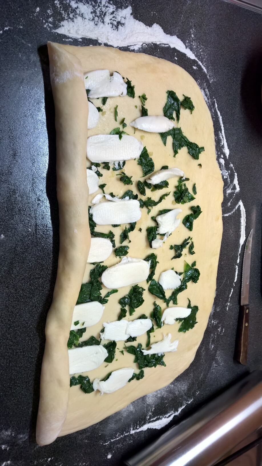 Spenótos mozzarellás csiga elkészítésének 18. lépése