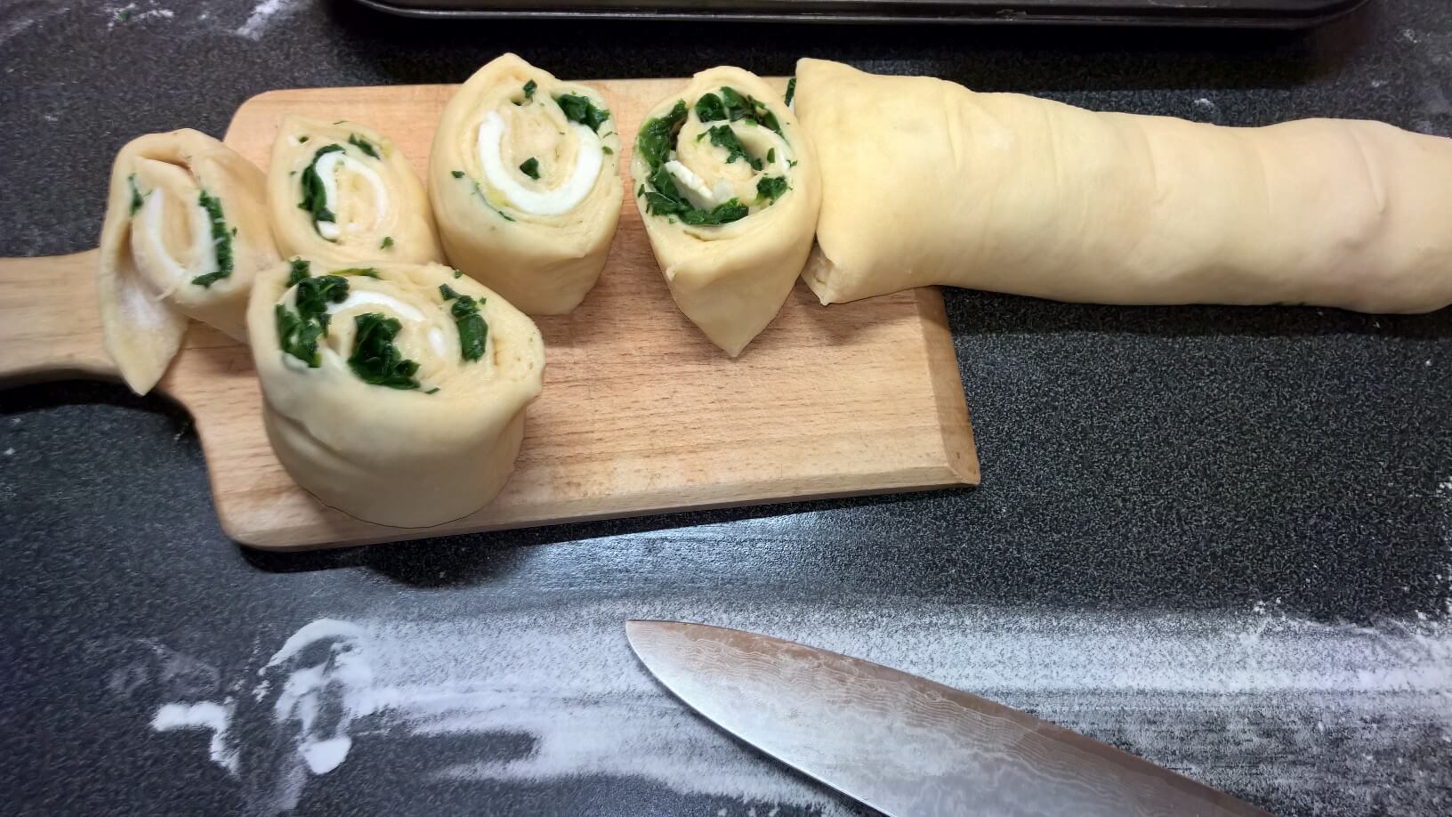 Spenótos mozzarellás csiga elkészítésének 21. lépése