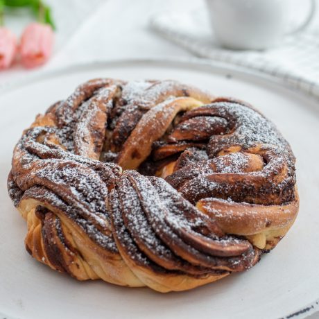 Tejmentes csokis-meggyes babka