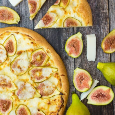 Fügés-kecskesajtos pizza