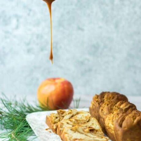 Adventi almás-fahéjas babka