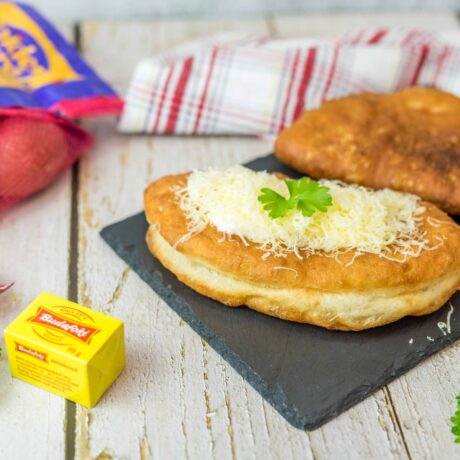 Krumplis töltött lángos
